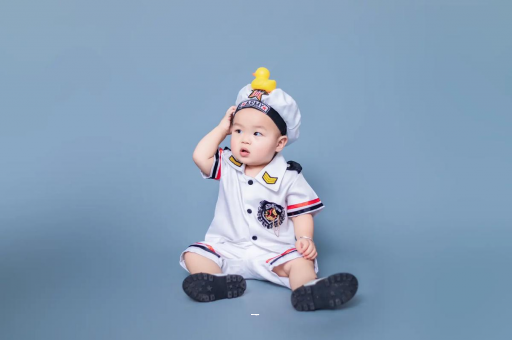 冠县宝宝几个月攒肚子